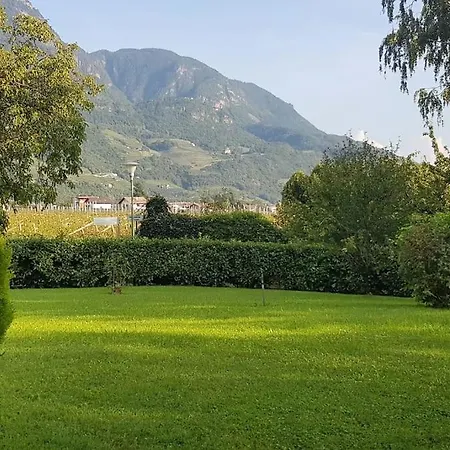 Apartment Kleine Wohnung, Grosser Garten! Merano