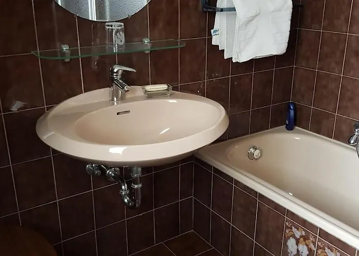 Kleine Wohnung, Grosser Garten! 公寓 梅拉诺